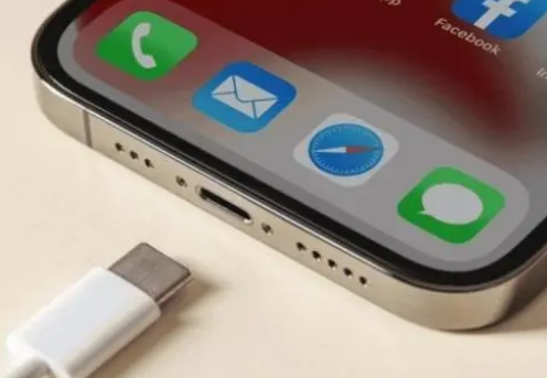 安徽苹果15维修分享iPhone15改USB-C接口后能和安卓用户互借充电器吗 